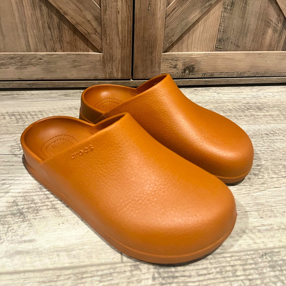 Crocs Dylan Clogs Women’s size 8 - Cognac